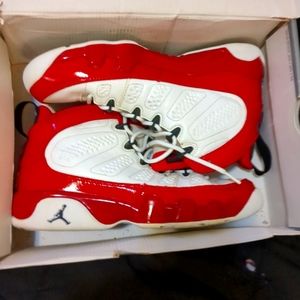 Air Jordan 9. Retro